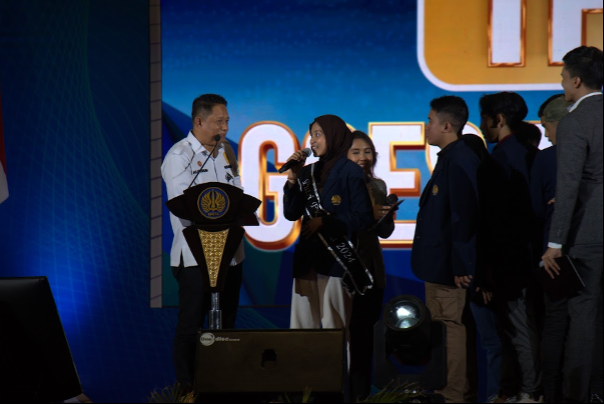 Deputi Bidang Sosial, Budaya, dan Pemberdayaan Masyarakat IKN, Alimuddin berdialog langsung dan menampung aspirasi mahasiswa UNESA kaitannya dengan pembangunan IKN sebagai kota global kebanggaan masyarakat Indonesia.