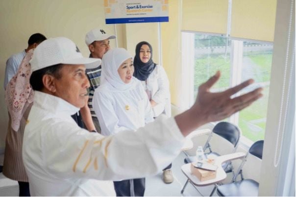 Peninjauan fasilitas Gedung Lab Anti-Doping sebagai tempat pembelajaran Sekolah Rakyat di Unesa.