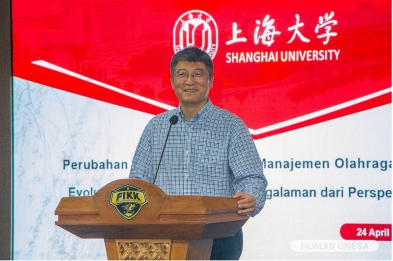 FIKK Unesa helat kuliah tamu internasional yang dihadiri Profesor Liu Bing, Deputy Secretary and Dean the Party Committee of the School of Physical Education, Shanghai University.